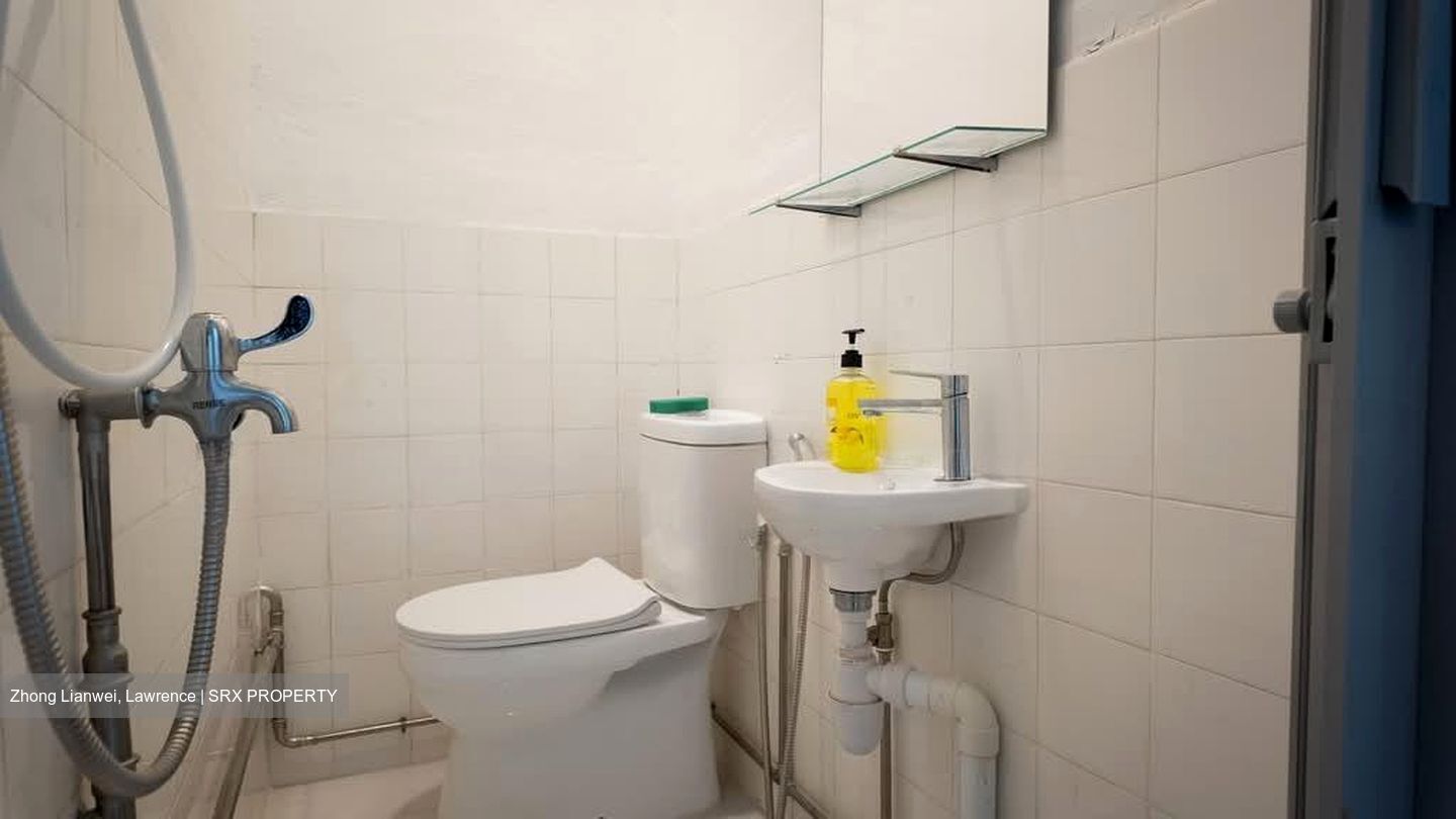 Jalan Pacheli (D19), Terrace #566507451